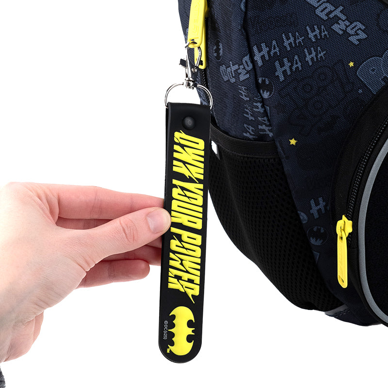 Kite DC Batman Badge and Keychain Set – Rubber Badge, Metal Carabiner