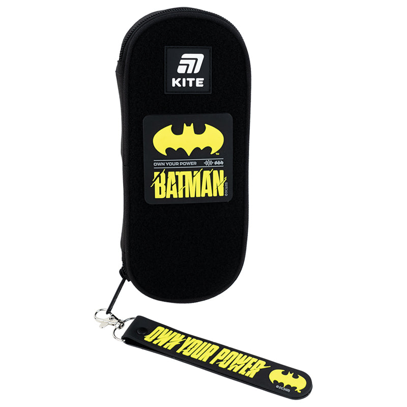 Kite DC Batman Badge and Keychain Set – Rubber Badge, Metal Carabiner