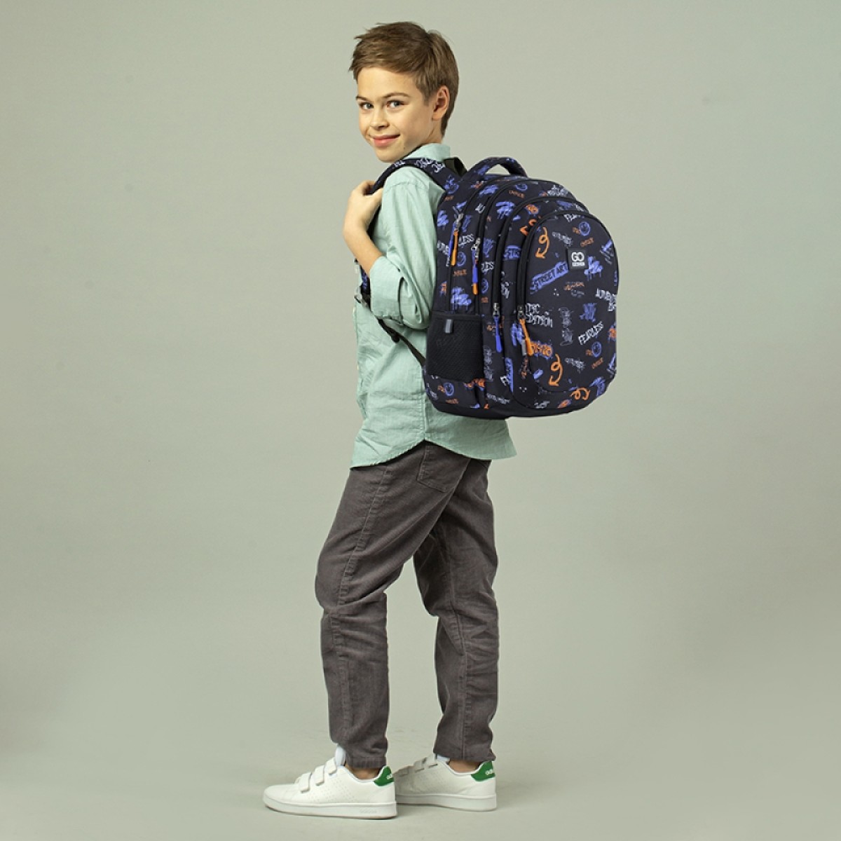 Black GoPack Teens Backpack with Dividers & Chest Strap