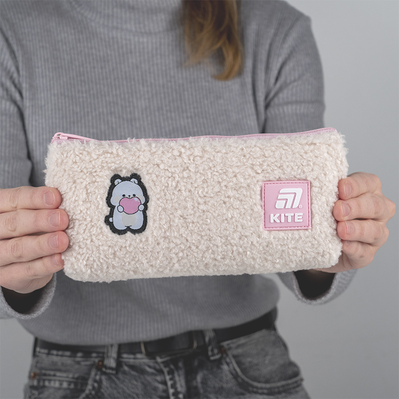 Kite K25-680-3 pencil case side view with patch